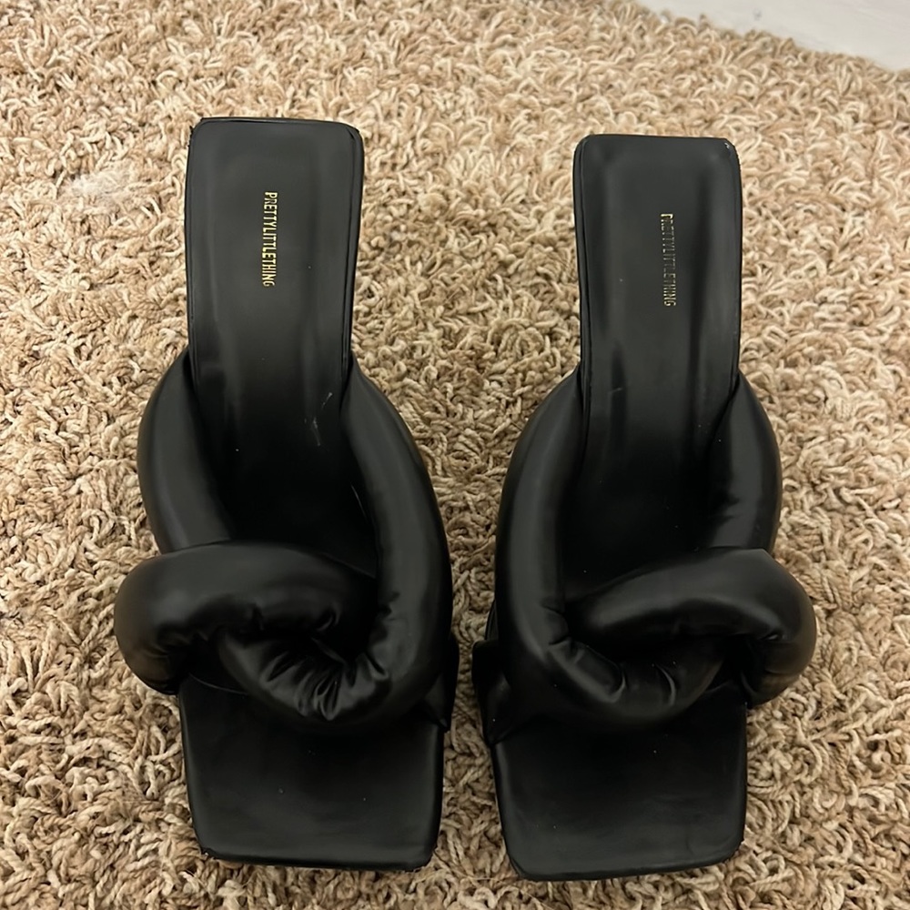 Prettylittlething Black cross heels